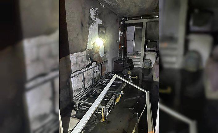 Düzce'de iki katlı evde çıkan yangın söndürüldü
