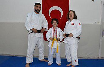 Eski milli judocu dedesinin izinden gidiyor