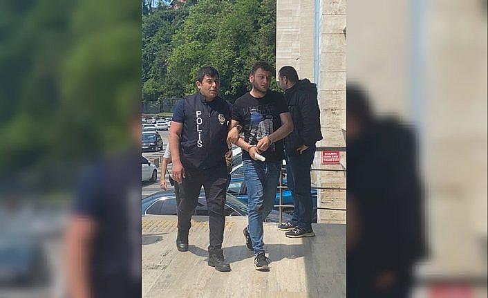 GÜNCELLEME - Zonguldak'ta belde belediye binasına levyeyle zarar veren 2 zanlı tutuklandı