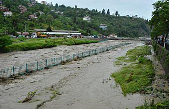 İnebolu-Kastamonu kara yolunda sel nedeniyle çökme meydana geldi