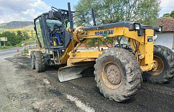 Amasya İl Özel İdaresi yol yapım çalışmalarını sürdürüyor