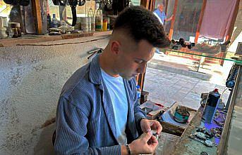 Amasyalı aile üç kuşaktır saatlerin ömrünü uzatıyor