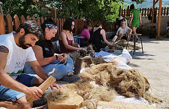 Ayancık Ketenevi, yerli ve yabancı ziyaretçilerini ağırlıyor