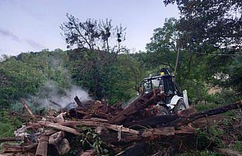 Gerze ilçesinde kullanılmayan bir ev yandı