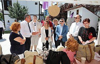 Merzifon'da kadınların el emeği ürünleri sergilendi