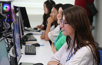 Öğrenciler bilgisayarlı muhasebeyi mali müşavirlerden öğrenecek