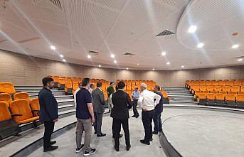 OMÜ Rektörü Ünal, Ladik'te meslek yüksekokulu inşaatını inceledi