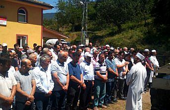 Samsun'da oğlunu kurtarmak isterken boğulan baba Karabük'te defnedildi