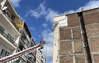 Sinop'ta kuvvetli rüzgar nedeniyle gemiler limana sığındı