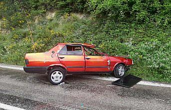 Sinop’ta otomobil şarampole devrildi, 3 kişi yaralandı