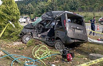 Giresun'da tır ile otomobilin çarpışması sonucu 2 kişi öldü, 1 kişi yaralandı