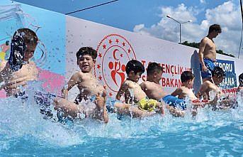Salıpazarı ilçesinde ücretsiz yüzme kursları devam ediyor