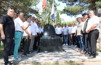 Şemsi Denizer Zonguldak'taki mezarı başında anıldı