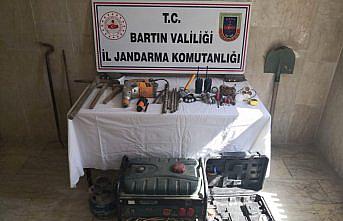 Bartın'da kaçak kazı yapan 5 kişi suçüstü yakalandı