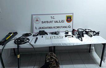 Bayburt'ta izinsiz kazı ve tarihi eser kaçakçılığı operasyonunda 5 kişi yakalandı