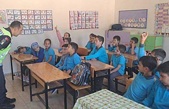 Amasya'da jandarmadan 102 öğrenciye trafik eğitimi