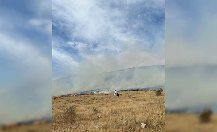 Bayburt'ta dağlık alandaki örtü yangını söndürüldü