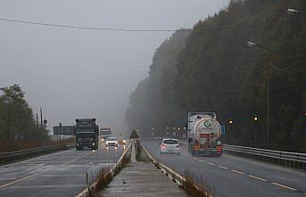 Bolu Dağı'nda sağanak ve sis etkili oldu