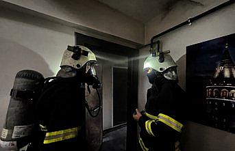 Düzce'de 3 katlı apartmanda çıkan yangın söndürüldü