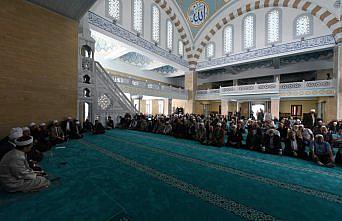 Düzce'de İlahiyat Fakültesi Uygulama Camisi ibadete açıldı