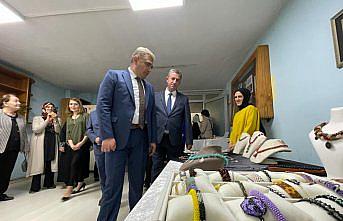 Düzce'de kursiyerlerin yaptığı el sanatı ürünler sergilendi