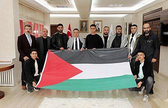Filistinli öğrenciler TOGÜ Rektörü Yılmaz'ı ziyaret etti