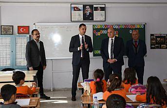 Gümüşhacıköy Kaymakamı Büyükkaymakcı'dan okul ziyareti