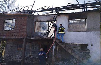 Gümüşhacıköy'de evde çıkan yangın hasara yol açtı