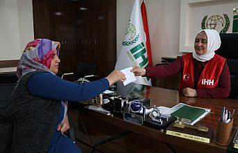 Kahramanmaraş'ta depremi yaşayan kadın, Fas'taki depremzedeler için seferber oldu