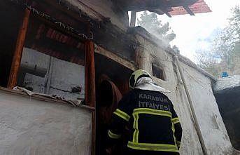 Karabük'te iki katlı evde çıkan yangın söndürüldü