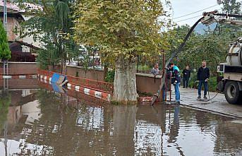 Of'ta sağanak hayatı olumsuz etkiledi