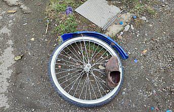 Samsun'da otomobilin çarptığı bisikletli hayatını kaybetti