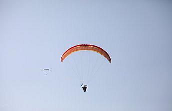 Yamaç Paraşütü Hedef Eğitim Yarışması Samsun'da başladı