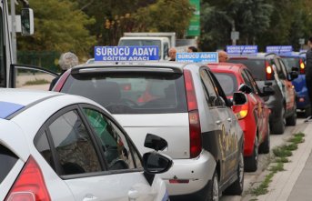 Amasya'da sürücü kursları eğitim alanı için eylem yaptı
