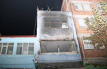 Amasya'da çıkan yangında 3 katlı ev kullanılamaz hale geldi