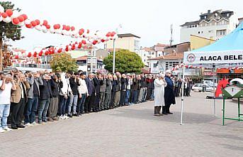Çorum'da otomobiliyle baraj gölüne düşerek ölen kişinin cenazesi defnedildi