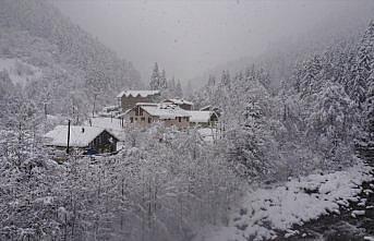 Rize'de karla kaplanan yaylalar dronla görüntülendi