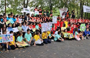 Samsun'da 500 öğrenci filizlendirmek için meşe palamudu topladı