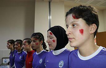 Amasya’da hokey takımından İsrail’e kırmızı boyalı tepki