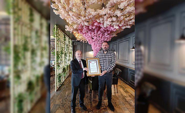 Diyanet İşleri Başkanlığından Suluovalı hayırsever iş insanına takdir belgesi