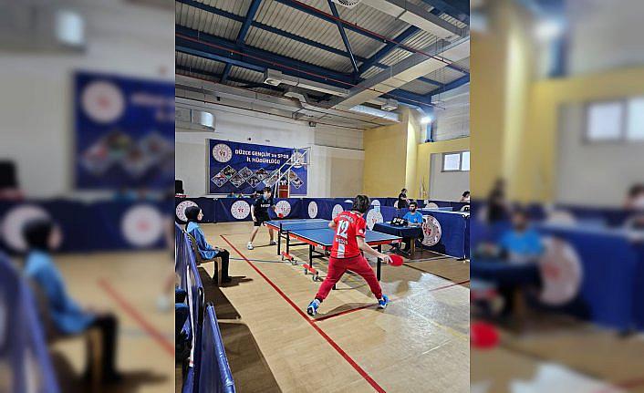 Düzce'de okullar arası hentbol ve masa tenisi müsabakaları tamamlandı