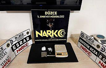 Düzce'de uyuşturucu operasyonlarında yakalanan şüphelilerden 3'ü tutuklandı