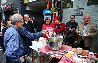 Giresun'da vatandaşlara karalahana çorbası dağıtıldı