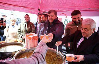 Giresun'da vatandaşlara karalahana çorbası ikram edildi