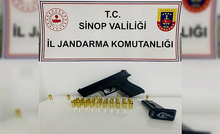 Saraydüzü'nde üzerinde ruhsatsız tabanca bulunan zanlı gözaltına alındı