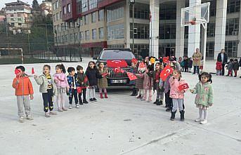 Zonguldak'ta Yerli Malı Haftası'nda öğrencilere Togg tanıtıldı