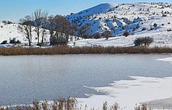 Gerede Gölü'nün yüzeyi buz tuttu