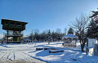 Yeniçağa Gölü'nün çevresi beyaz örtüyle kaplandı
