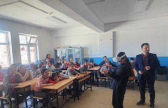 Amasya'da köy okulu öğrencileri sanal gerçeklik gözlüğüyle tanıştı