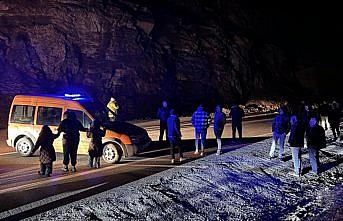 Artvin-Hopa kara yolu heyelan nedeniyle ulaşıma kapandı